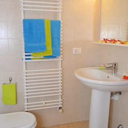 Borgo Dei Fiori E08 Apartment